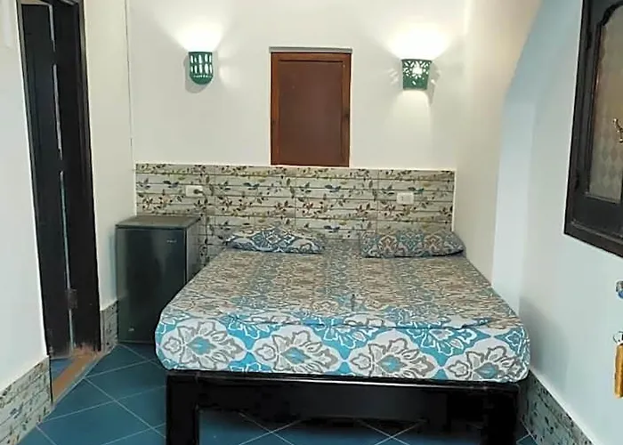 Divers Hostel *