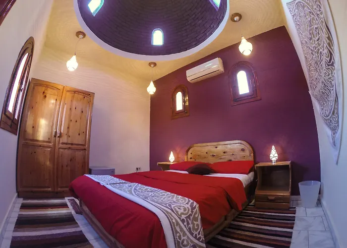 Divers Hostel